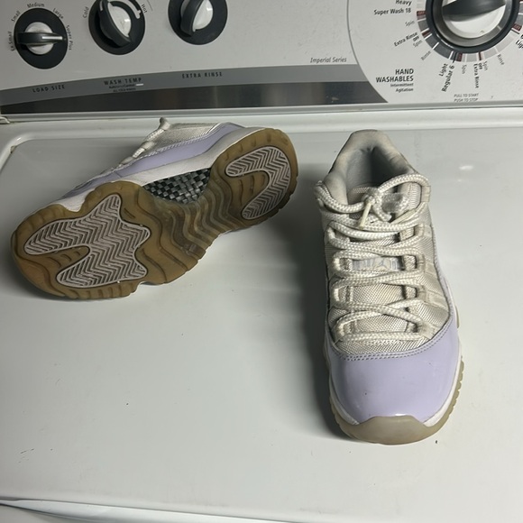 JORDAN RETRO 11s LOW - Picture 4 of 6